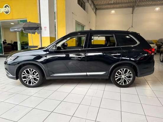 MITSUBISHI-OUTLANDER-2015