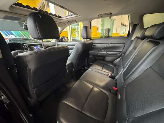 MITSUBISHI-OUTLANDER-3.0 GT 4X4 V6 24V GASOLINA 4P AUTOMÁTICO MITSUBISHI-OUTLANDER-2015