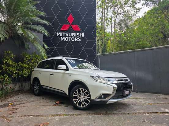 MITSUBISHI-OUTLANDER-2018