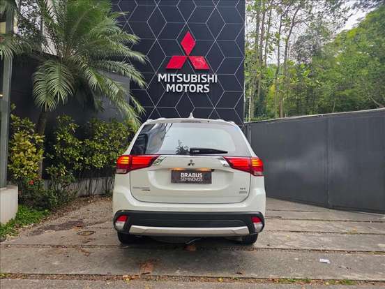 MITSUBISHI-OUTLANDER-3.0 GT 4X4 V6 24V GASOLINA 4P AUTOMÁTICO MITSUBISHI-OUTLANDER-2018