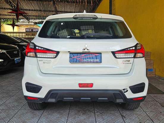 MITSUBISHI-OUTLANDER SPORT-2.0 MIVEC FLEX HPE AUTOMÁTICO MITSUBISHI-OUTLANDER SPORT-2021