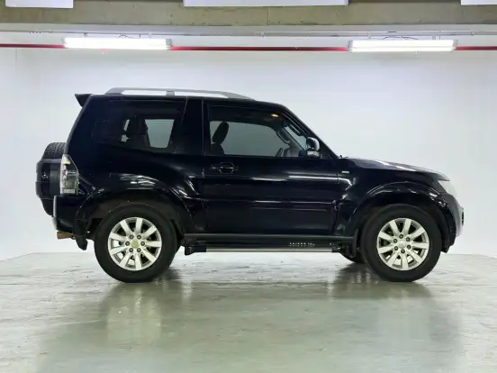MITSUBISHI-PAJERO FULL-2010