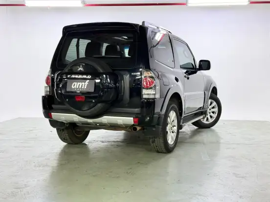 MITSUBISHI-PAJERO FULL-2010