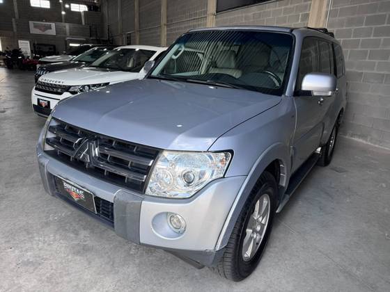 MITSUBISHI PAJERO FULL 3.8 GLS 4X4 V6 24V GASOLINA 4P AUTOMÁTICO