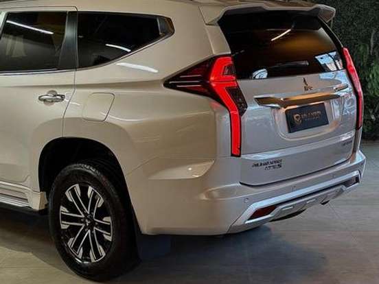MITSUBISHI-PAJERO SPORT-2.4 16V MIVEC TURBO DIESEL HPE-S AWD AUTOMÁTICO MITSUBISHI-PAJERO SPORT-2023