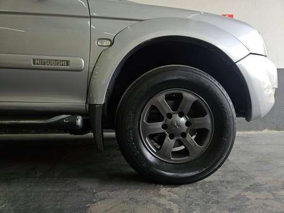 MITSUBISHI-PAJERO SPORT-2006