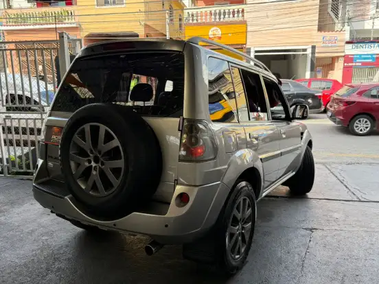 MITSUBISHI-PAJERO TR4-2.0 4X2 16V 140CV FLEX 4P AUTOMÁTICO MITSUBISHI-PAJERO TR4-2013
