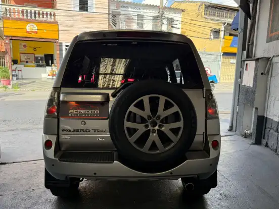 MITSUBISHI-PAJERO TR4-2.0 4X2 16V 140CV FLEX 4P AUTOMÁTICO MITSUBISHI-PAJERO TR4-2013
