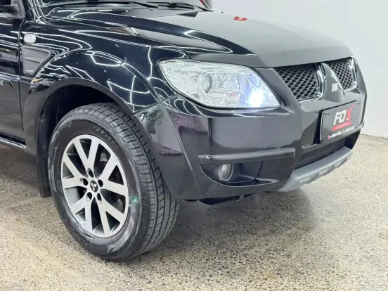 MITSUBISHI-PAJERO TR4-2.0 4X2 16V 140CV FLEX 4P AUTOMÁTICO MITSUBISHI-PAJERO TR4-2014