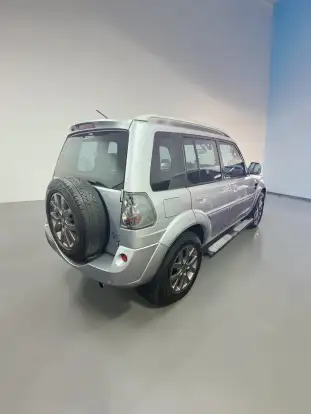 MITSUBISHI-PAJERO TR4-2015
