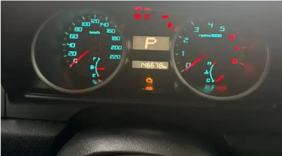 MITSUBISHI-PAJERO TR4-2015