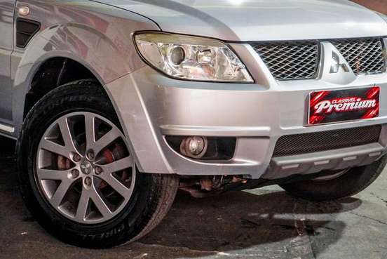 MITSUBISHI-PAJERO TR4-2013