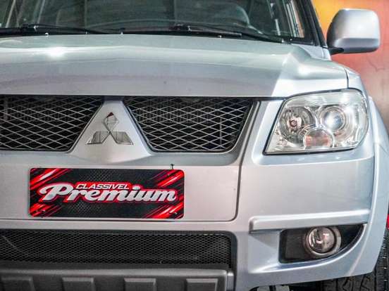 MITSUBISHI-PAJERO TR4-2.0 4X2 16V 140CV FLEX 4P AUTOMÁTICO MITSUBISHI-PAJERO TR4-2013