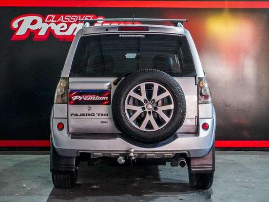 MITSUBISHI-PAJERO TR4-2.0 4X2 16V 140CV FLEX 4P AUTOMÁTICO MITSUBISHI-PAJERO TR4-2013
