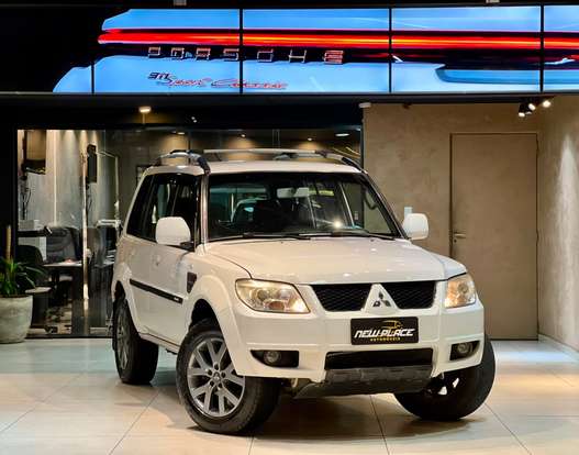MITSUBISHI-PAJERO TR4-2013