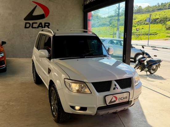 MITSUBISHI-PAJERO TR4-2.0 4X2 16V 140CV FLEX 4P AUTOMÁTICO MITSUBISHI-PAJERO TR4-2013