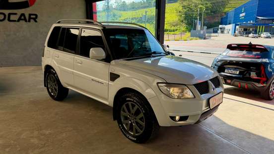 MITSUBISHI-PAJERO TR4-2013