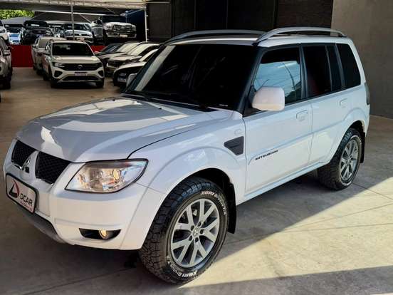 MITSUBISHI-PAJERO TR4-2.0 4X2 16V 140CV FLEX 4P AUTOMÁTICO MITSUBISHI-PAJERO TR4-2013