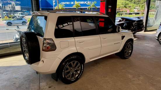 MITSUBISHI-PAJERO TR4-2013
