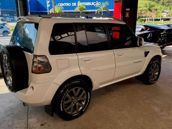 MITSUBISHI-PAJERO TR4-2.0 4X2 16V 140CV FLEX 4P AUTOMÁTICO MITSUBISHI-PAJERO TR4-2013