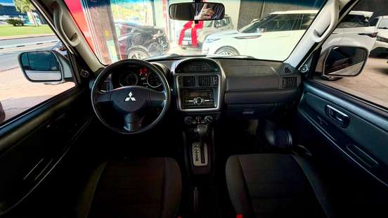 MITSUBISHI-PAJERO TR4-2013