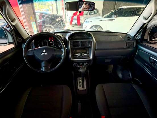 MITSUBISHI-PAJERO TR4-2.0 4X2 16V 140CV FLEX 4P AUTOMÁTICO MITSUBISHI-PAJERO TR4-2013