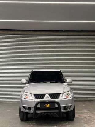 MITSUBISHI-PAJERO TR4-2013