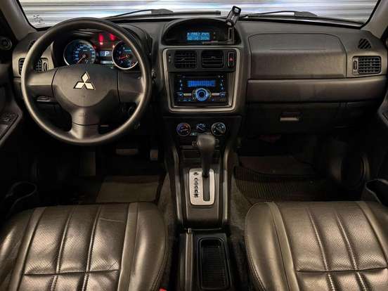 MITSUBISHI-PAJERO TR4-2013