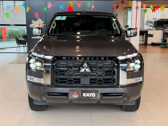 MITSUBISHI-TRITON-2.4 BITURBO DIESEL CD HPE 4X4 AUTOMÁTICO MITSUBISHI-TRITON-2025