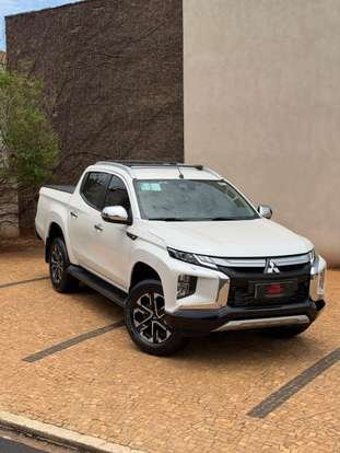 MITSUBISHI-TRITON-2024