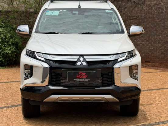 MITSUBISHI-TRITON-2.4 BITURBO DIESEL CD HPE-S 4X4 AUTOMÁTICO MITSUBISHI-TRITON-2024