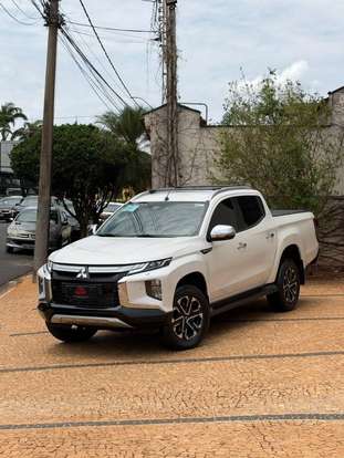 MITSUBISHI-TRITON-2024