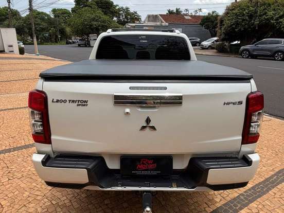 MITSUBISHI-TRITON-2.4 BITURBO DIESEL CD HPE-S 4X4 AUTOMÁTICO MITSUBISHI-TRITON-2024
