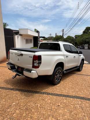 MITSUBISHI-TRITON-2024
