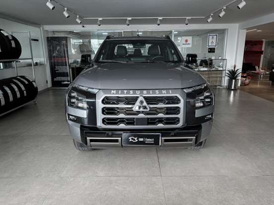 MITSUBISHI-TRITON-2024