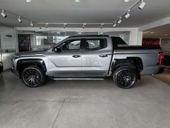 MITSUBISHI-TRITON-2024