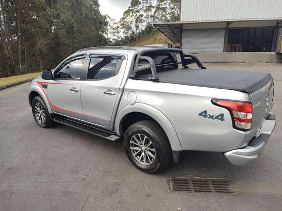 MITSUBISHI-L200 TRITON-2.4 16V TURBO DIESEL SPORT HPE-S CD 4P 4X4 AUTOMÁTICO MITSUBISHI-L200 TRITON-2019