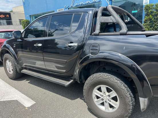 MITSUBISHI-L200 TRITON-3.2 HPE 4X4 CD 16V TURBO INTERCOOLER DIESEL 4P AUTOMÁTICO MITSUBISHI-L200 TRITON-2010