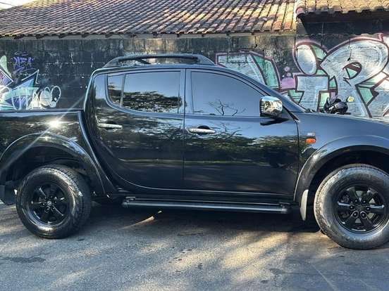 MITSUBISHI-L200 TRITON-3.5 HPE 4X4 CD V6 24V FLEX 4P AUTOMÁTICO MITSUBISHI-L200 TRITON-2012