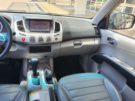MITSUBISHI-L200 TRITON-3.5 HPE 4X4 CD V6 24V FLEX 4P AUTOMÁTICO MITSUBISHI-L200 TRITON-2012