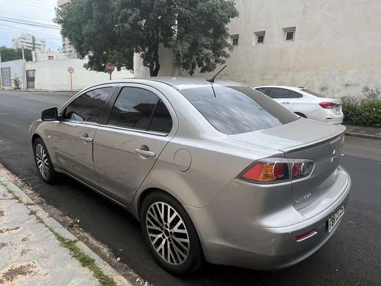 MITSUBISHI-LANCER-2.0 HLE 16V GASOLINA 4P AUTOMÁTICO MITSUBISHI-LANCER-2016