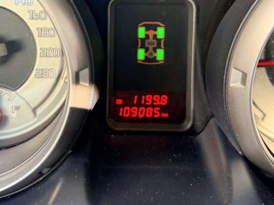 MITSUBISHI-PAJERO-2015