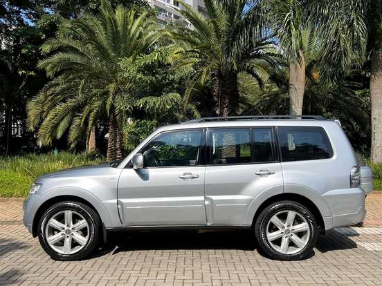 MITSUBISHI-PAJERO FULL-3.8 HPE 4X4 V6 24V GASOLINA 4P AUTOMÁTICO MITSUBISHI-PAJERO FULL-2013