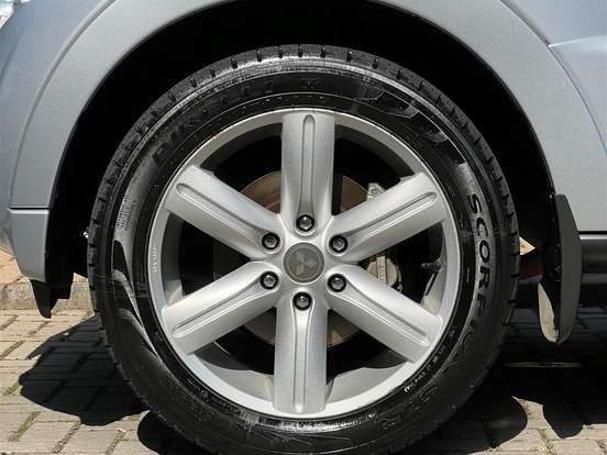 MITSUBISHI-PAJERO FULL-3.8 HPE 4X4 V6 24V GASOLINA 4P AUTOMÁTICO MITSUBISHI-PAJERO FULL-2013