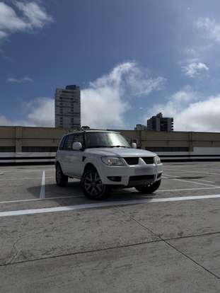 MITSUBISHI-PAJERO TR4-2013