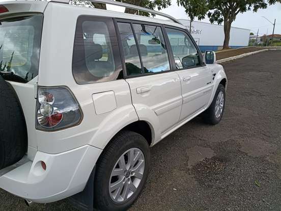 MITSUBISHI-PAJERO TR4-2.0 4X4 16V 140CV FLEX 4P AUTOMÁTICO MITSUBISHI-PAJERO TR4-2012