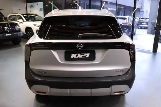 NISSAN-KICKS-2025