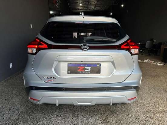 NISSAN-KICKS-2023