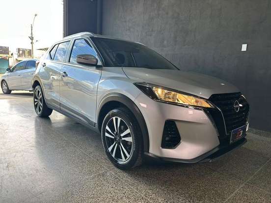 NISSAN-KICKS-2023