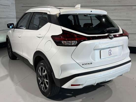NISSAN-KICKS-2024